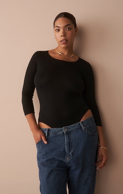 Die Damen tragen ein Body