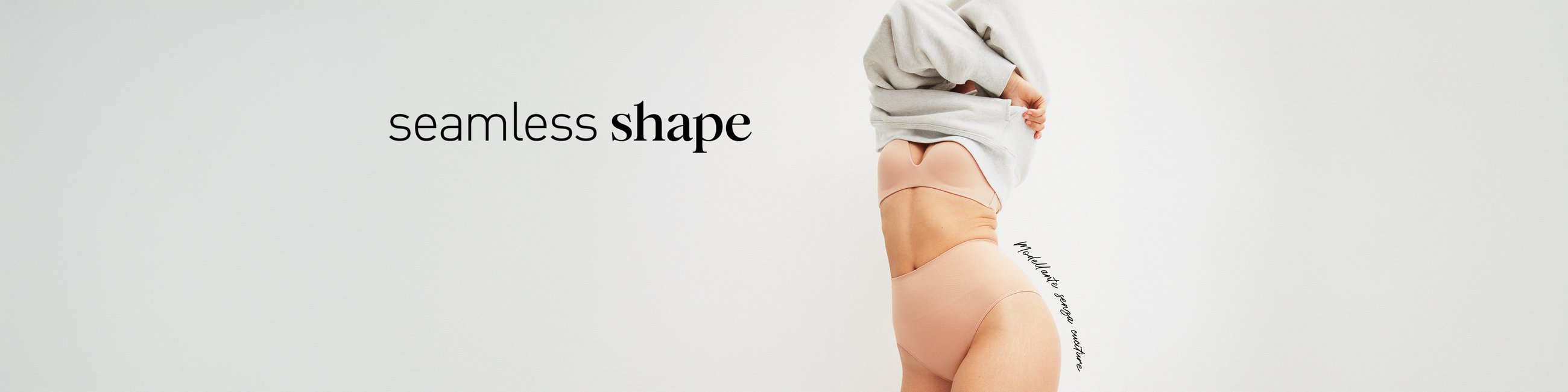Immagine di una donna che indossa biancheria intima modellante Seamless Shape Shapewear