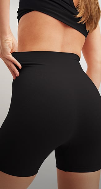 In the picture, the lady is wearing a cycling short from our new Seamless Shape series in black.