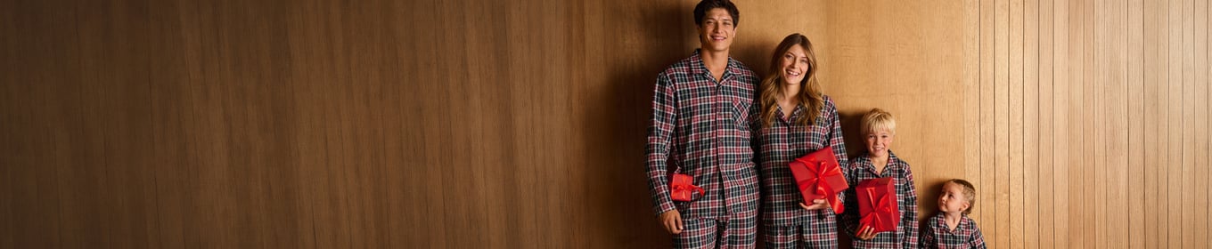 Perfect for the whole family: The flannel pyjamas from the HOLIDAY DREAMS series feature a classic checked pattern and exceptionally soft wearing comfort.