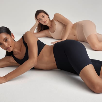 2 models are wearing bike-panties. One in black and one in a nude color.
