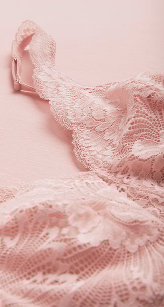 Next is the beautiful lace from the Elgant Dreams collection in the color rose. 