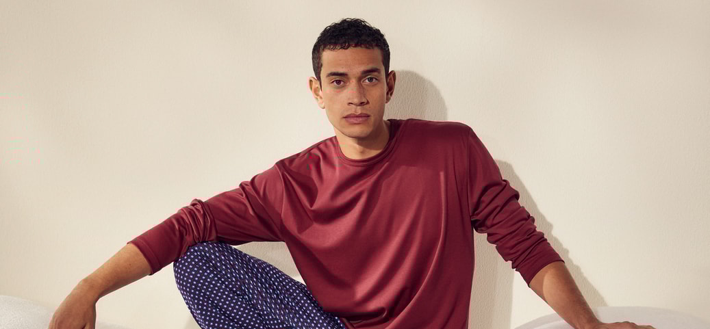 Man wears CALIDA pyjamas from the 'Relax Streamline' range