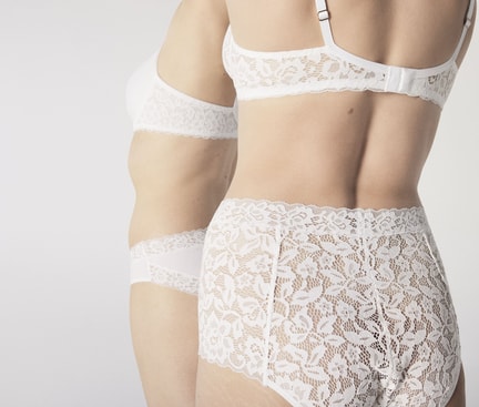 Rückenbild von zwei Damen die einen weißen BH tragen aus der Serie 'Natural Comfort'